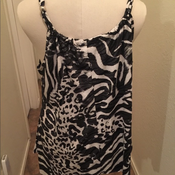 Dressy Blouse polyester spandex. - Picture 3 of 3